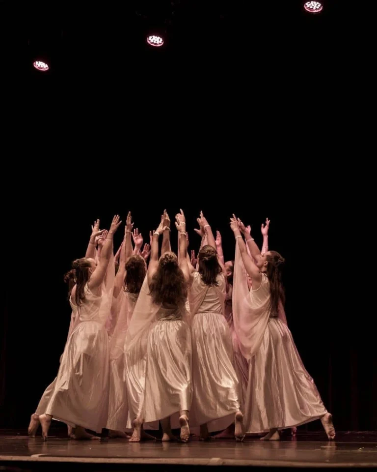 gala de danse, groupe, blanc, aile, lumière